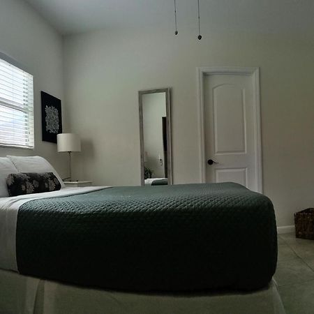Loft Close To Downtown, Raymond James Stadium, Airport And Many More Places タンパ エクステリア 写真